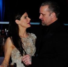 2010__03__Sandra_Bullock_Jesse_James_March24newsne 225&#215;223.jpg