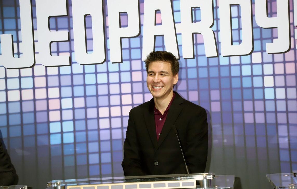 jeopardy champion james holzhauer doesnt think mike richards deserves benefit of the doubt axed executive producer