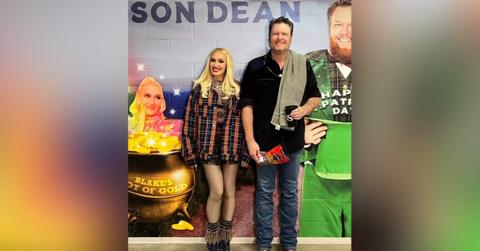 gwen stefani shows wedding ring blake shelton introduces gwen shelton