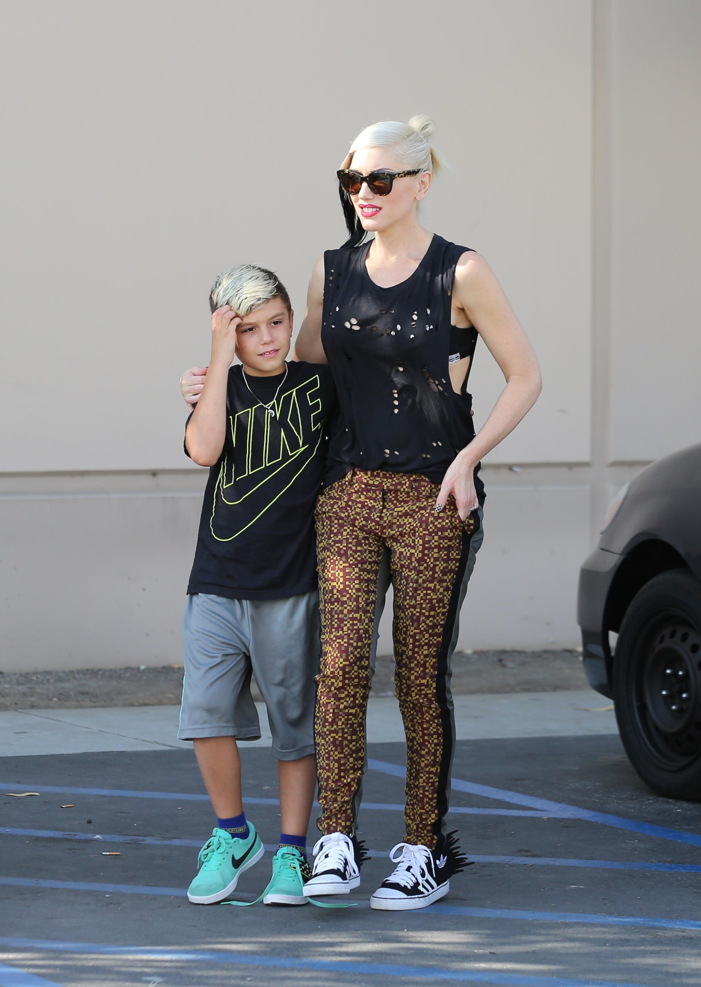 Gwen Stefani takes her kids to a Halloween costume store in Commerce, CA