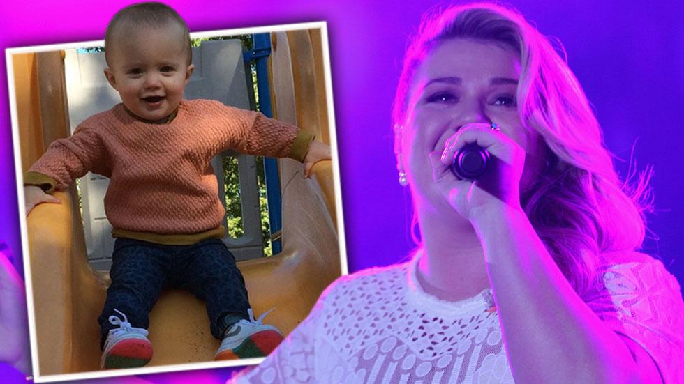 Kelly clarkson pregnant second chlld boy