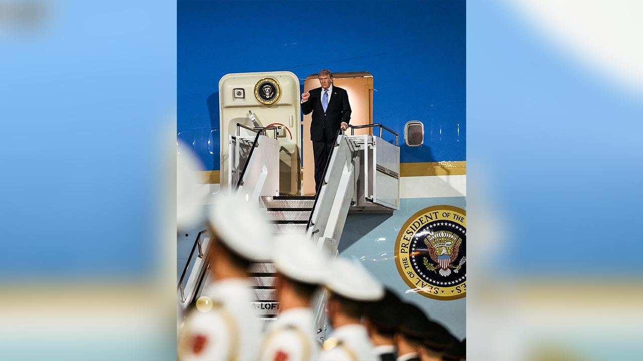 Image of Kaitlan Collins reported that reporters and senior White House staff were unaware that President Donald Trump had left the aircraft.
