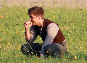 2010__06__Robert_Pattinson_June4_990 300×218.jpg