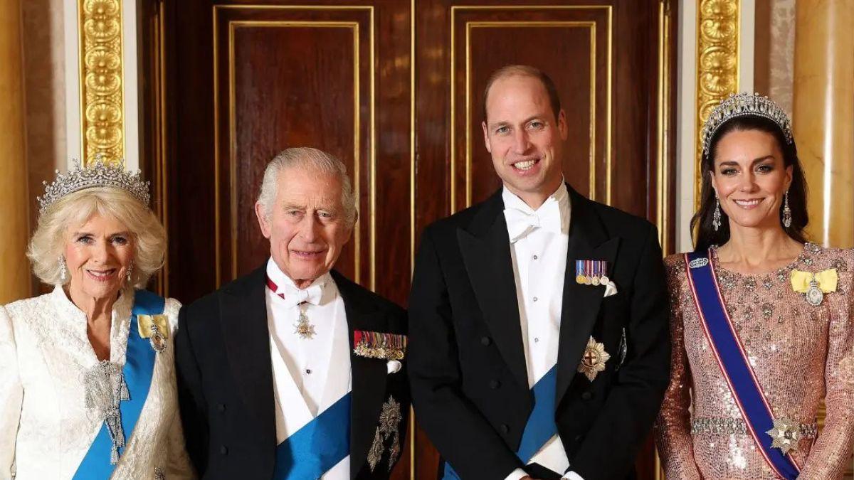 image of royal family 