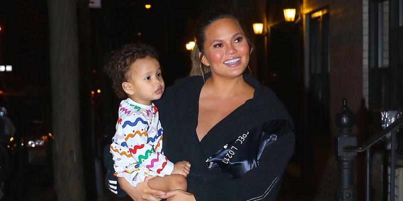 Chrissy Teigen Shuts Down Trolls Who Are Mad She Didn't Take John ...