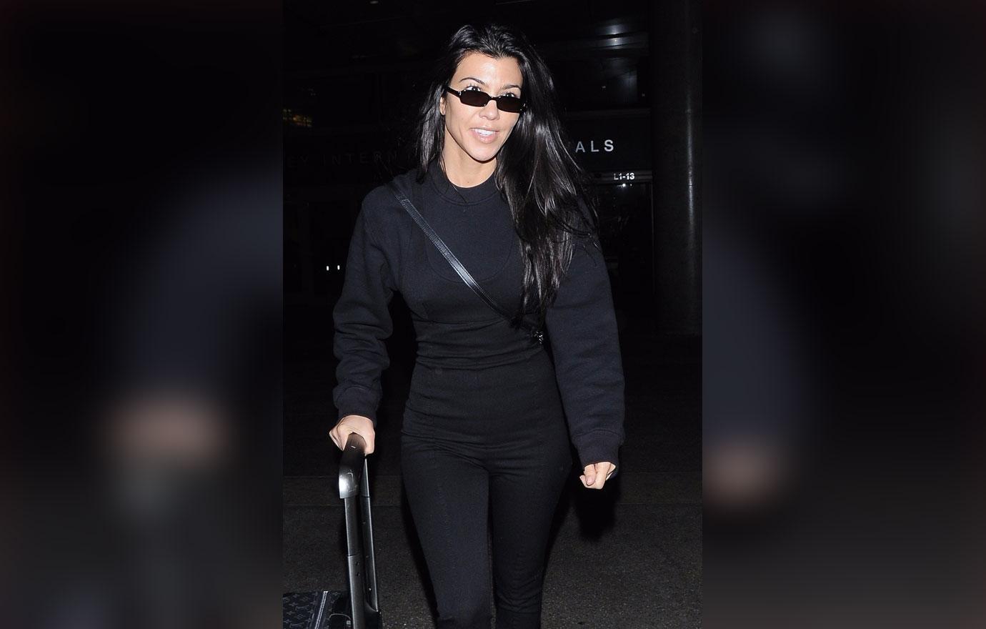 Kourtney kardashian airport