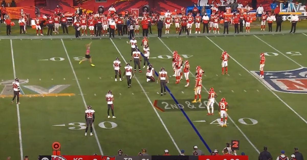Super Bowl Fan Dashes Onto Field And Attempts To Streak