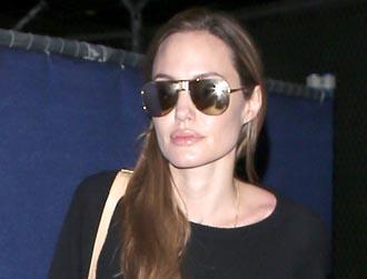 Angelina jolie removes ovaries main.jpg