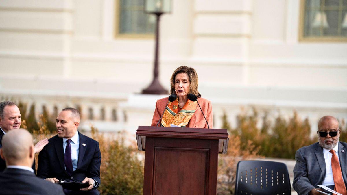 Image of 'Mike the pillow man, that’s not journalism,' Nancy Pelosi snubbed.