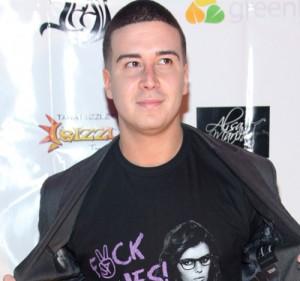 2011__06__Vinny_Guadagnino_June30news 300&#215;281.jpg