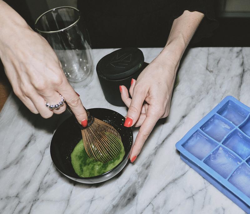 make matcha iced drink prep with caddy whisk