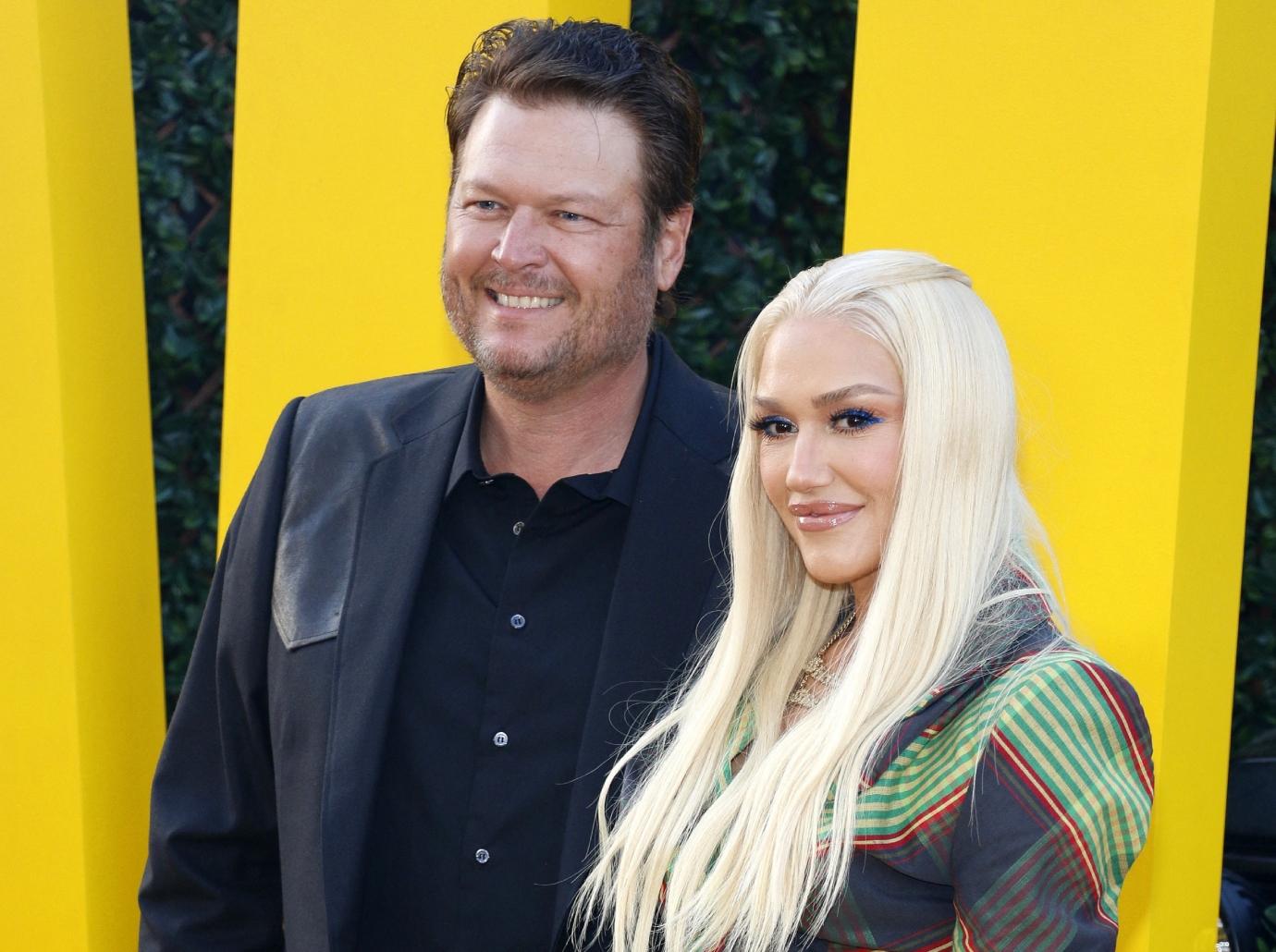 gwen stefani blake shelton red carpet date fall guy premiere photos