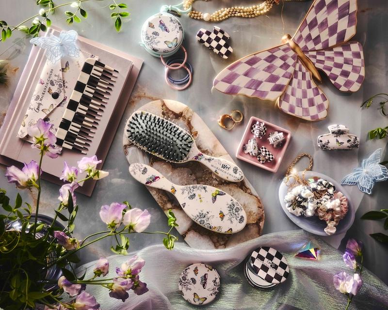 mkcwetbrushbutterflytoilelayflatshot