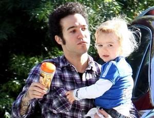 2011__01__pete_wentz_jan18_003 300&#215;230.jpg