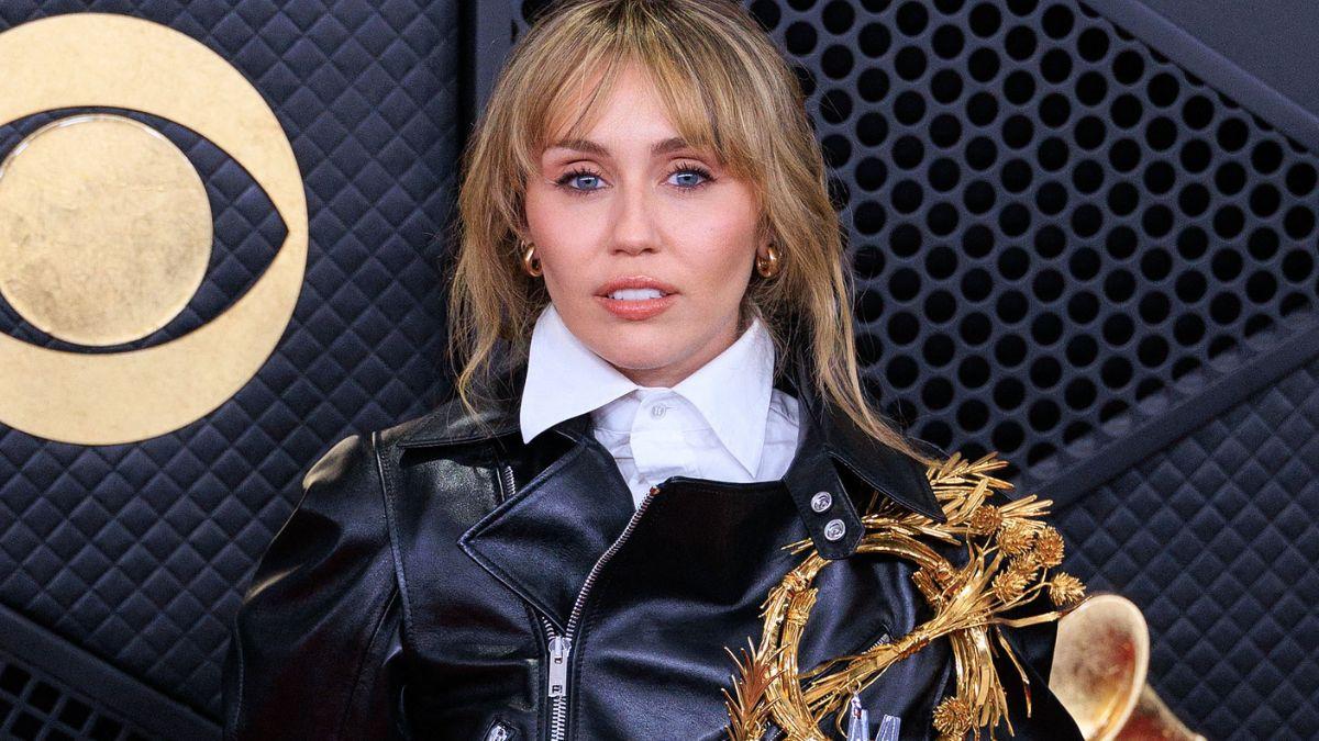 image of Miley Cyrus smoked weed while she was shooting the 'Hannah Montana' movie.