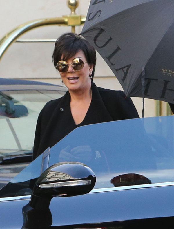 FFN_Kris_Jenner_2_wcp_4crns_120615_51923188