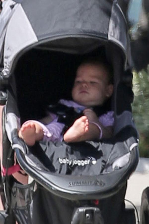 Aww-dorable! Zooey Deschanel Takes Daughter Elsie Otter Out For Her ...