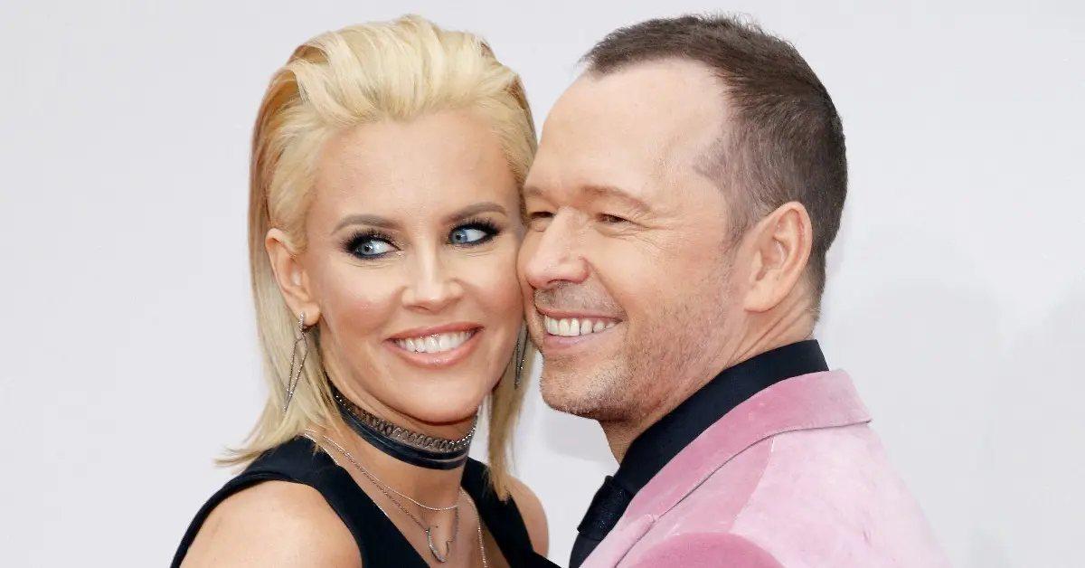 Photo of Jenny McCarthy and Donnie Wahlberg