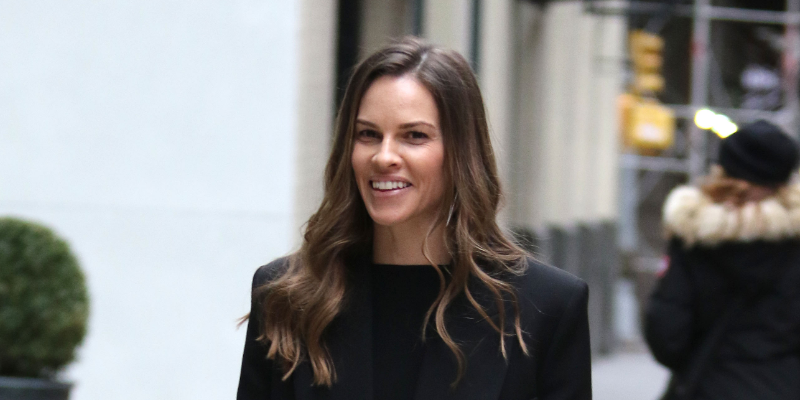 hilary-swank-suing-sag-over-healthplan-ovarian-cyst