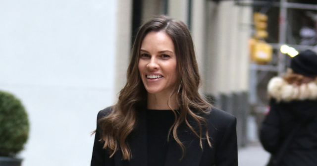 hilary-swank-suing-sag-over-healthplan-ovarian-cyst