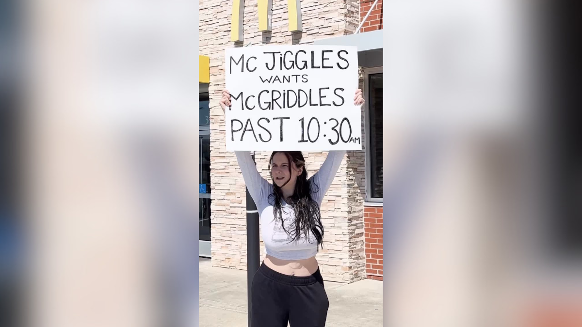 mcjiggles is back yellz reignites her war with mcdonalds over breakfast hours