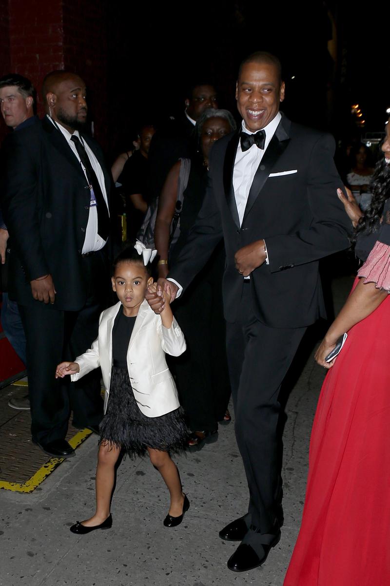 Blue Ivy steals the spotlight from mom Beyonce arriving to the CFDA awards