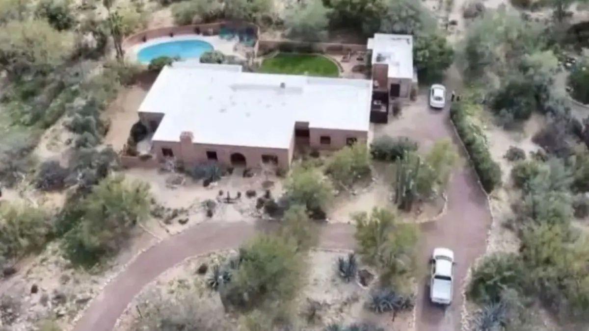 Photo of 'The front entrance has a pattern of blood that is the same as it is outside,' Ashleigh Banfield claimed.