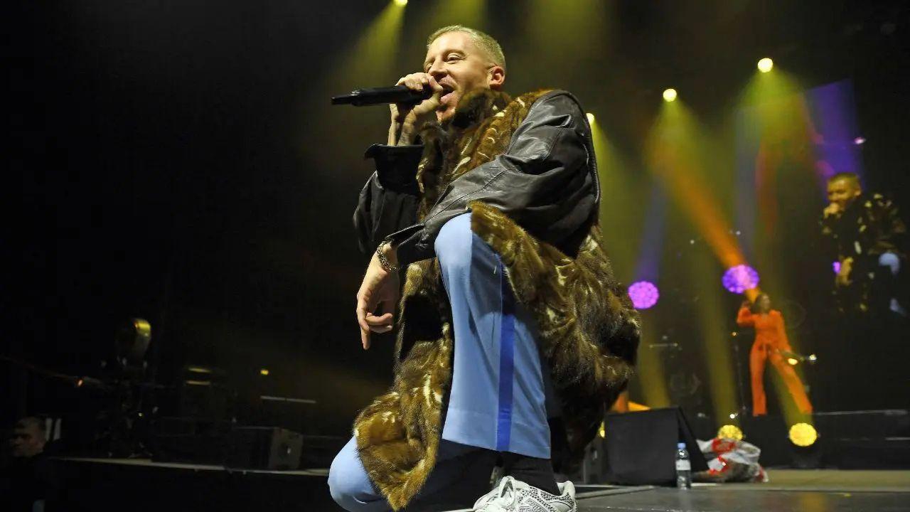 Image of Dave Portnoy stated that Macklemore 'has a history of being antisemitic.'