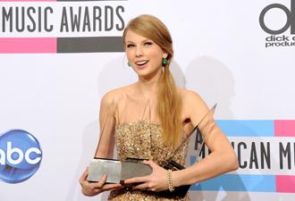 Taylor swift nov21nez.jpg