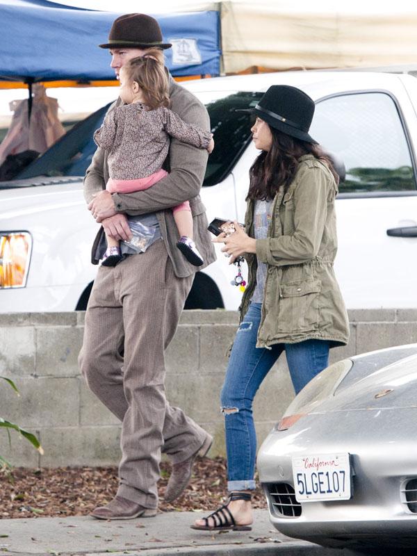 INF &#8211; Channing Tatum and his family spend time at the farmers market today