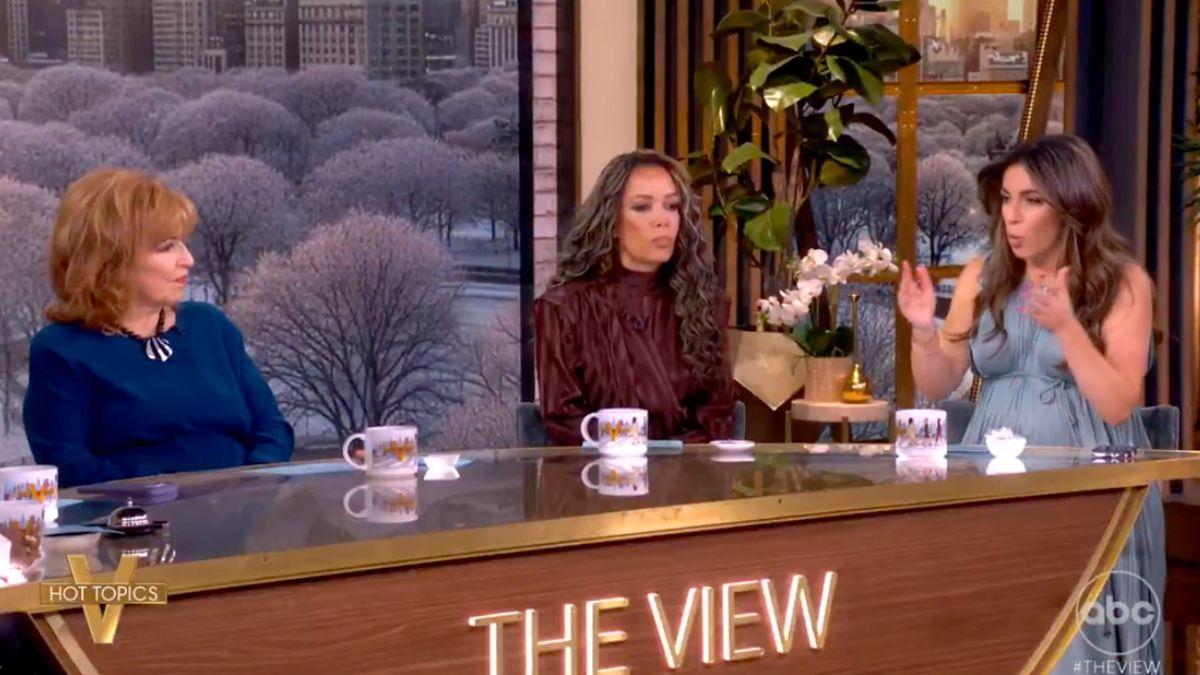 Photo ofAccording to Alyssa Farah Griffin, a new CNN poll found that 58 percent of Americans consider Trump's 2025 'a failure.'