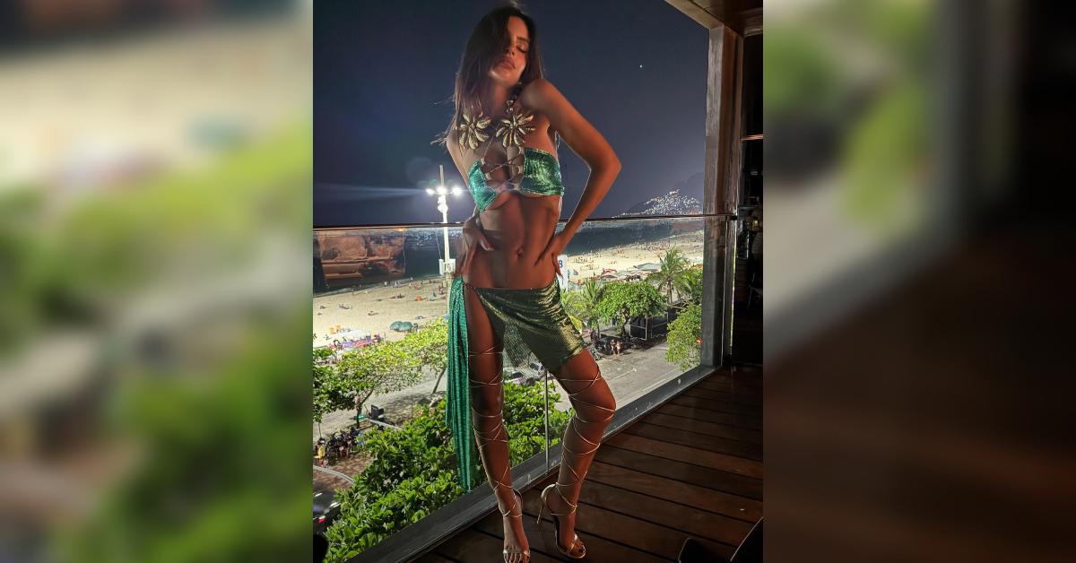 emily ratajkowski flaunts perfect bikini body brazil vacation photos