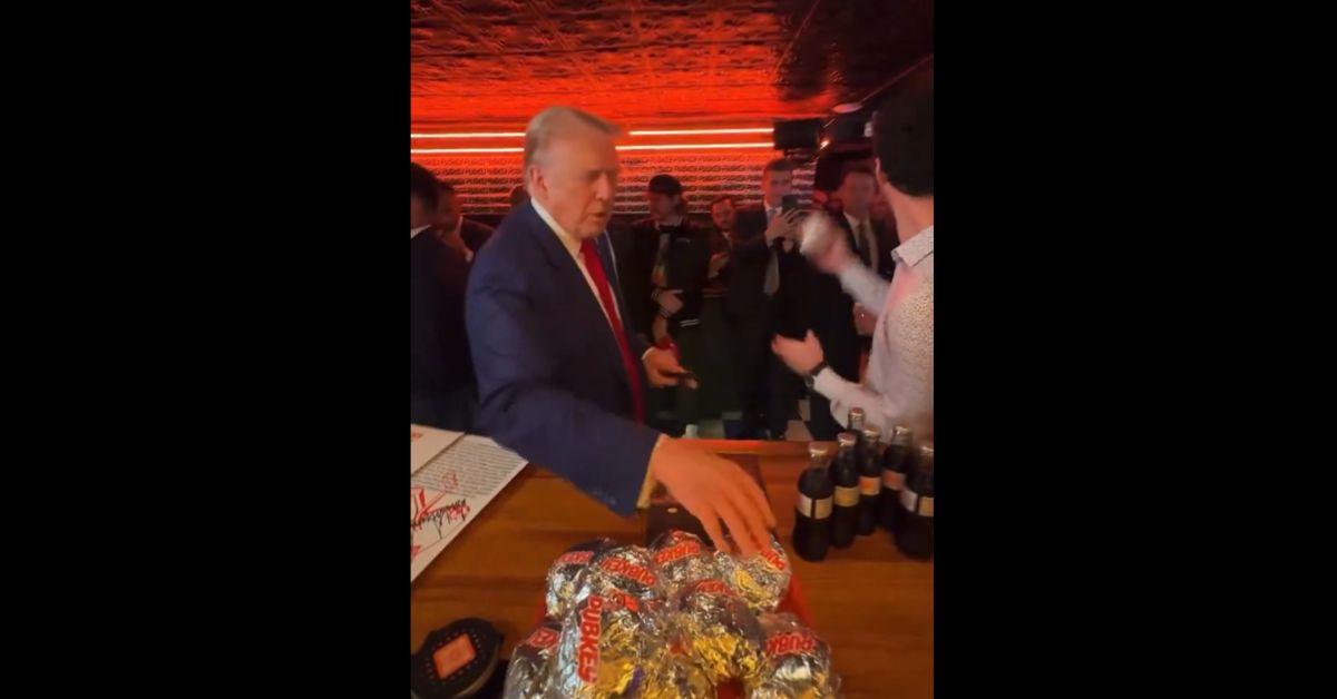 donald trump scam crypto burgers fans new york cryptocurrency bar