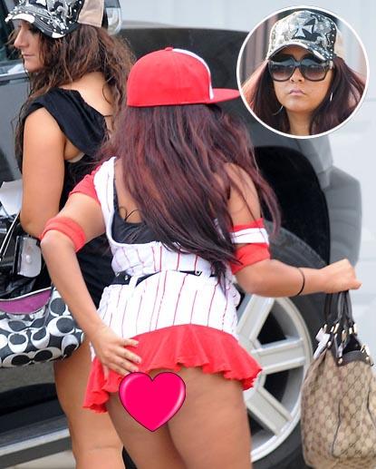 20 Most Embarrassing Wardrobe Malfunction