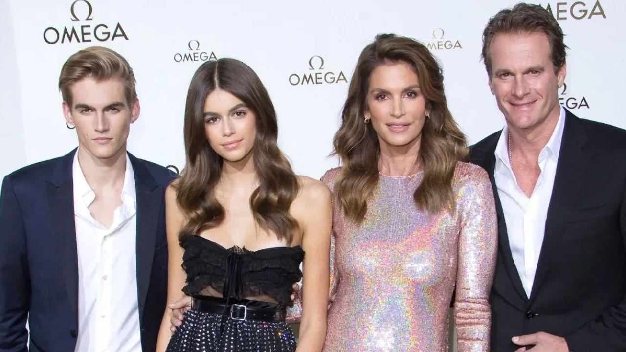 image of Cindy Crawford family 