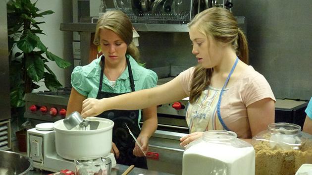 Media images promos 2013 12 duggar cooking1 630&#215;353 jpg