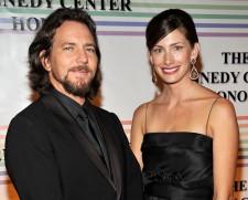 2009__12__g_eddiev 225×181.jpg