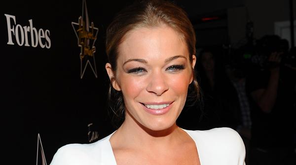 Leann_rimes_august31.jpg