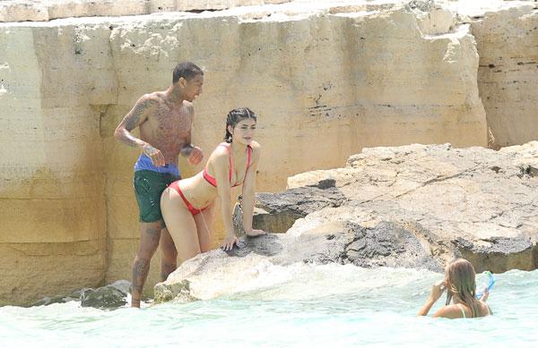 kylie jenner birthday pda sexy bikini tyga