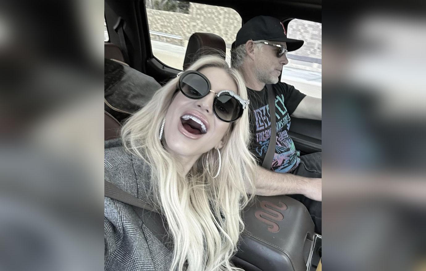 jessica simpson husband eric johnson pack on the pda