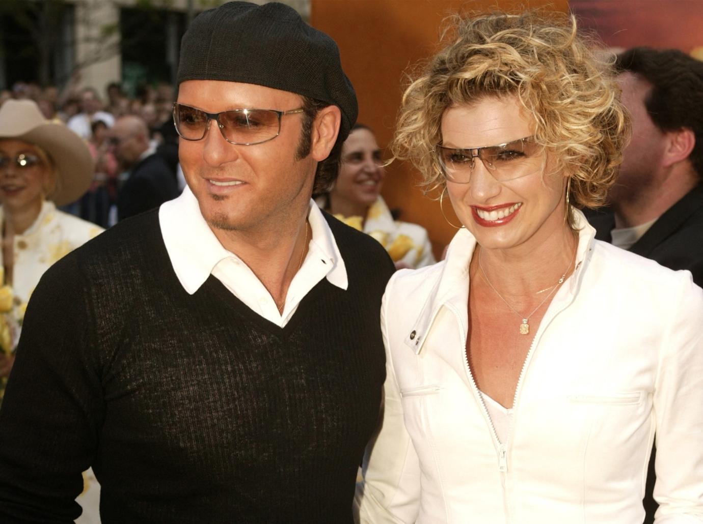 Tim McGraw And Faith Hill Share Sweet PDA Moment in London: Photo