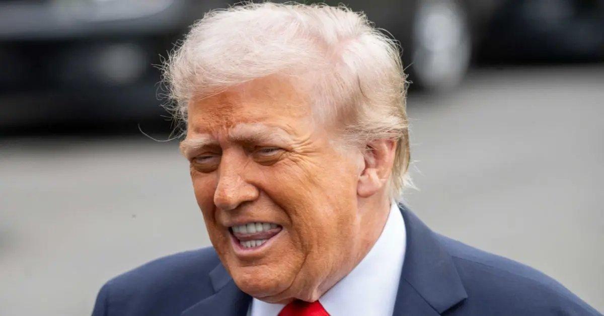 Photo of an insider claimed Trump feels he 'deserves' the award but 'doesn't think he will get it.'