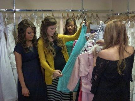 7 duggar girls shopping