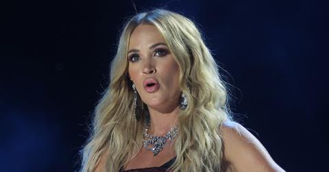 carrie underwood confesses singing