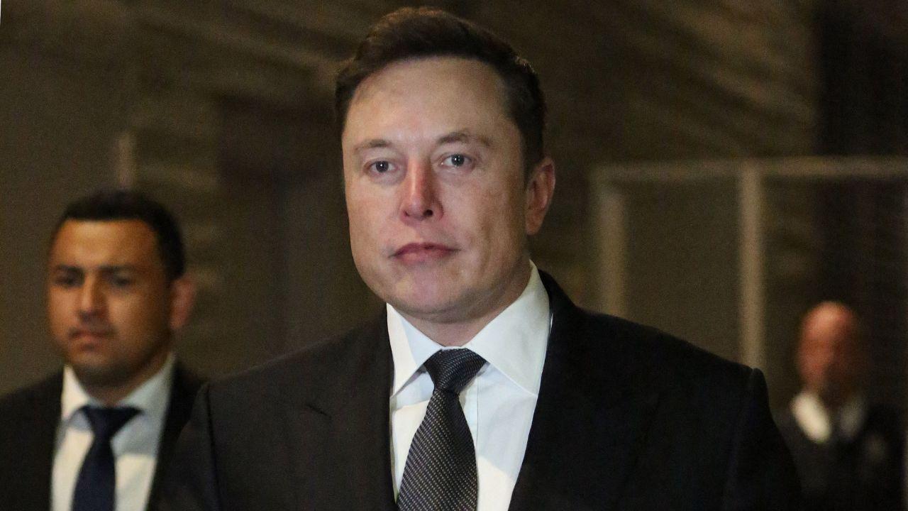 Image of reports claimed that Elon Musk is planning to save Donald Trump's approval ratings.