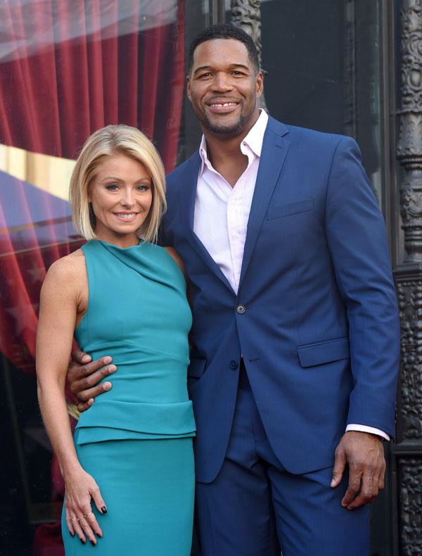 Mark consuelos kelly ripa live hosting updates 05