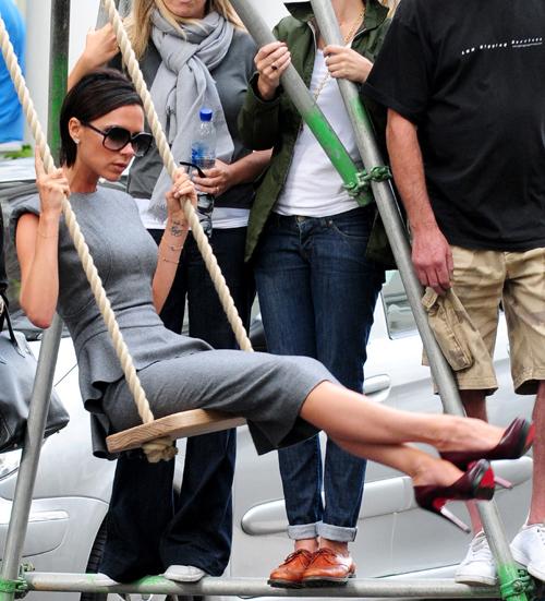 2009__07__full_victoria_beckham_22_wenn2516764.jpg