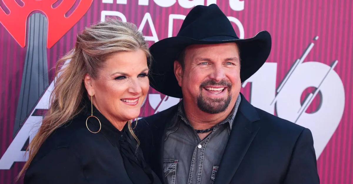 Photo of Garth Brooks and Trisha Yearwood.