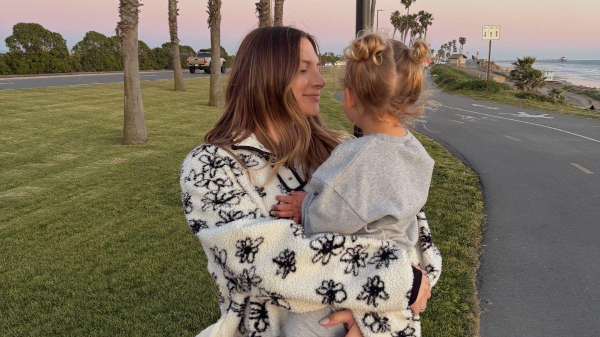 Image of Allison Kuch and Isaac Rochell welcomed their first daughter, Scottie, in December 2023.