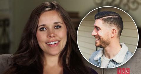 //Jessa Duggar Cuts Husband Hair PP